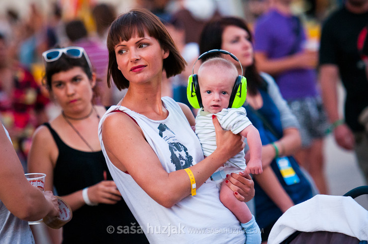 Probably the youngest visitor @ Terraneo festival 2011, ex vojarna Bribirski knezovi, Šibenik (Croatia), 09/08 > 13/08/2011 <em>Photo: © Saša Huzjak</em>