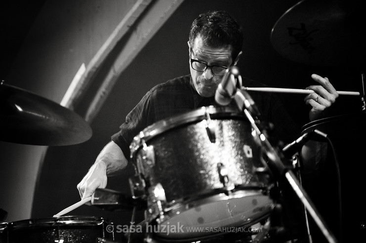 John Convertino (Calexico) @ Pauk, Zagreb (Croatia), 27/11/2012 <em>Photo: © Saša Huzjak</em>