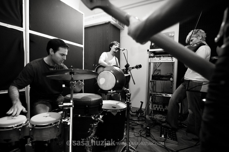 Helika, rehearsals in Satoration studio <em>Photo: © Saša Huzjak</em>