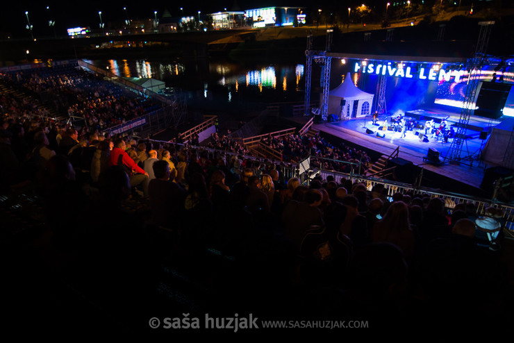 Rade Šerbedžija & Zapadni kolodvor fans @ Festival Lent, Maribor (Slovenia), 20/06 > 05/07/2014 <em>Photo: © Saša Huzjak</em>