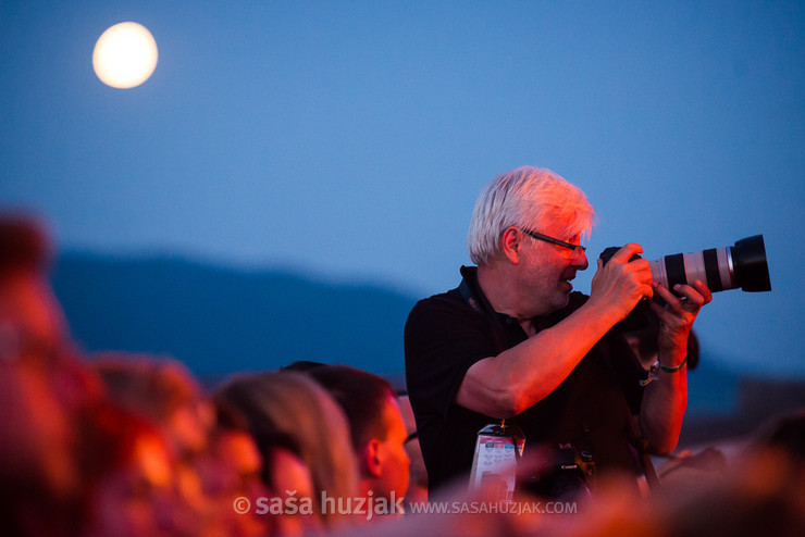 Photographer Ctibor Bachratý in action @ Bažant Pohoda festival, Trenčín (Slovakia), 10/07 > 12/07/2014 <em>Photo: © Saša Huzjak</em>