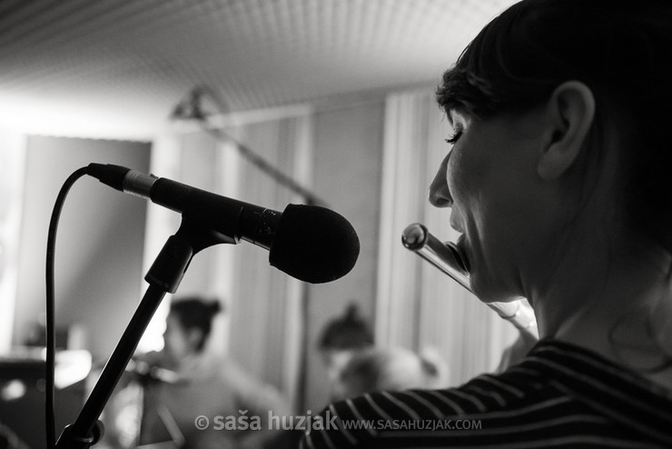 Asja Grauf (Djembabe) @ Glas podzemlja (Voice of undergound), Maribor (Slovenia), 08/12/2015 <em>Photo: © Saša Huzjak</em>