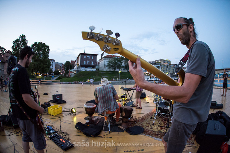 Stari pes @ Plavajoči oder na Dravi (Floating stage on river Drava), Maribor (Slovenia), 28/07/2018 <em>Photo: © Saša Huzjak</em>