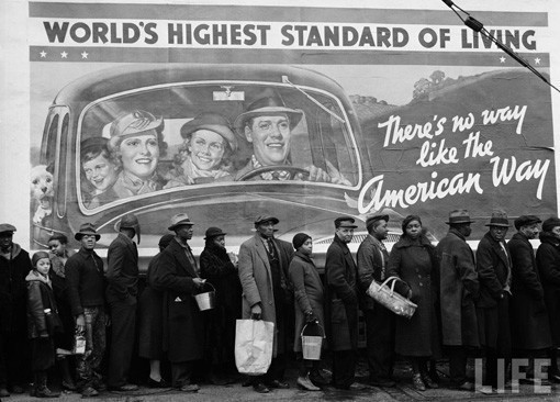 Breadline during the Louisville flood, 1937 © Margaret Bourke-White