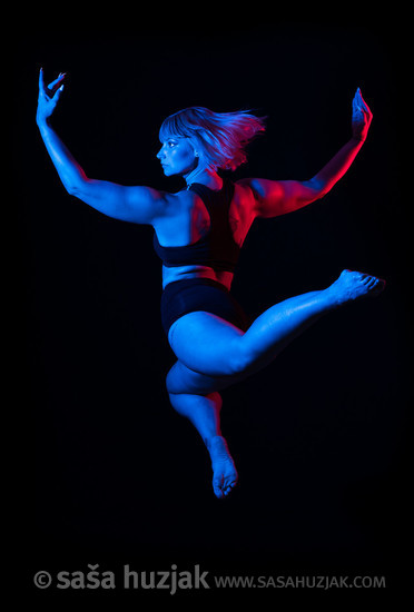 Dancers in studio photo shoot: Lucija Jalincienė <em>Photo: © Saša Huzjak</em>