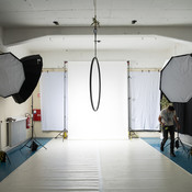 BTS: Preparing the impromptu photo studio on location <em>Photo: © Saša Huzjak</em>