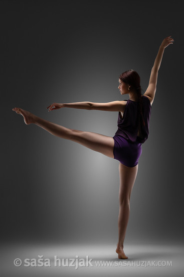 Dancers in studio photo shoot: Maša Bozovičar <em>Photo: &copy; Saša Huzjak</em>