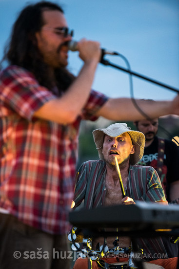 Aleš Tonaj (Stari pes) @ Plavajoči oder na Dravi (Floating stage on river Drava), Maribor (Slovenia), 2018 <em>Photo: © Saša Huzjak</em>