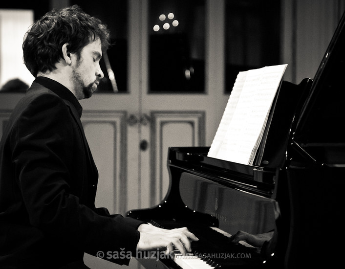 Nikolaj Sajko & Miha Haas @ SNG Maribor, Kazinska dvorana, Maribor (Slovenia), 06/04/2011 <em>Photo: © Saša Huzjak</em>