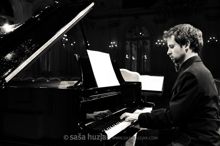 Nikolaj Sajko & Miha Haas @ SNG Maribor, Kazinska dvorana, Maribor (Slovenia), 06/04/2011 <em>Photo: © Saša Huzjak</em>