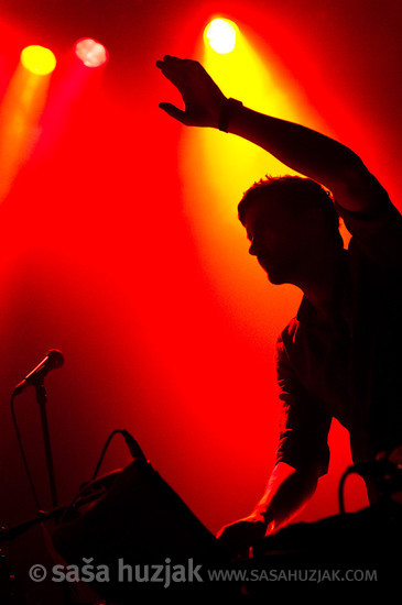 Simon Green (Bonobo) @ Kino Šiška, Ljubljana (Slovenia), 10/04/2011 <em>Photo: © Saša Huzjak</em>