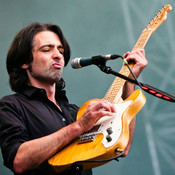 Mauro Pawlowski (dEUS) @ Bažant Pohoda, Trenčín (Slovakia), 2011  <em>Photo: © Saša Huzjak</em>
