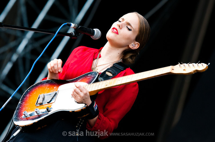 Anna Calvi @ FM4 Frequency festival 2011, Green park, St. Pölten (Austria), 18/08 > 20/08/2011 <em>Photo: © Saša Huzjak</em>