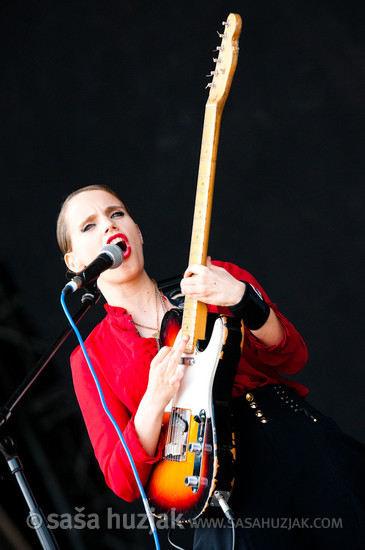 Anna Calvi @ FM4 Frequency festival 2011, Green park, St. Pölten (Austria), 18/08 > 20/08/2011 <em>Photo: © Saša Huzjak</em>