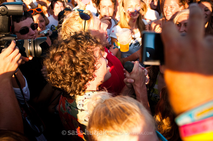 Ed Macfarlane (Friendly Fires) in the audience @ FM4 Frequency festival 2011, Green park, St. Pölten (Austria), 18/08 > 20/08/2011 <em>Photo: © Saša Huzjak</em>