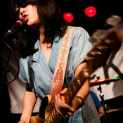 Mariko Doi (Yuck) @ Magnet club, Berlin (Germany), 01/11/2011 <em>Photo: © Saša Huzjak</em>