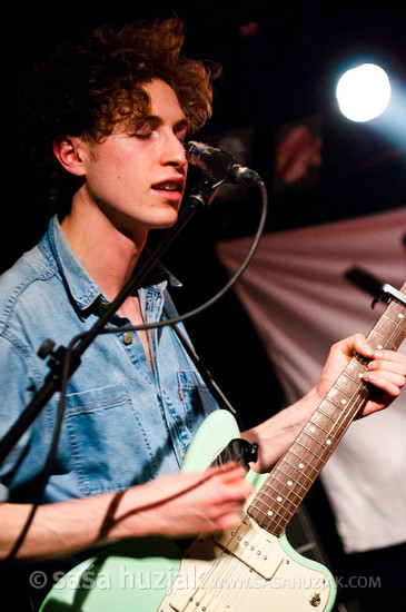 Daniel Blumberg (Yuck) @ Magnet club, Berlin (Germany), 01/11/2011 <em>Photo: © Saša Huzjak</em>