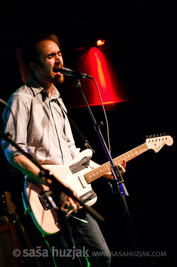 Max Bloom (Yuck) @ Magnet club, Berlin (Germany), 01/11/2011 <em>Photo: © Saša Huzjak</em>