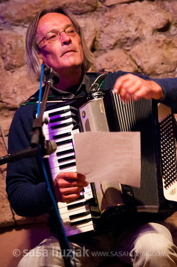 Bratko Bibič (Bratko Bibič & The Madleys) @ MuziKafe, Ptuj (Slovenia), 02/12/2011 <em>Photo: © Saša Huzjak</em>