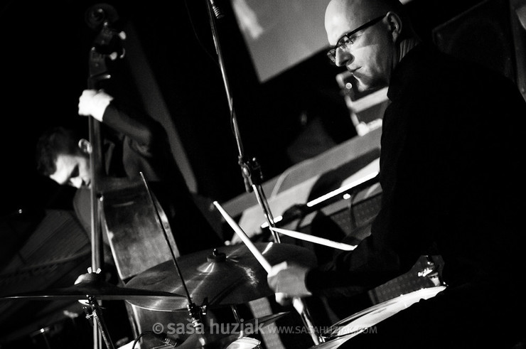 Artur Dutkiewicz Trio @ Kino Udarnik, Maribor (Slovenia), 20/04/2012 <em>Photo: © Saša Huzjak</em>