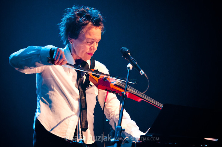 Laurie Anderson @ Dvorana Tabor, Maribor (Slovenia), 01/06/2012 <em>Photo: © Saša Huzjak</em>