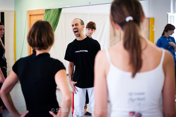 Thomas Noone: plesna delavnica / dance workshop @ Premik v Maribor / Move to Maribor, Maribor (Slovenia), 20/09 > 30/09/2012 <em>Photo: © Saša Huzjak</em>