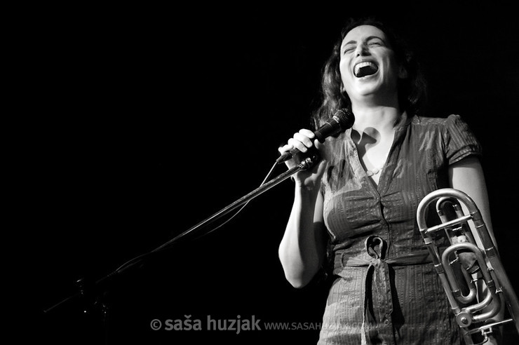 Reut Regev (Reut Regev's R*Time) @ Narodni dom Maribor, Maribor (Slovenia), 2012 <em>Photo: © Saša Huzjak</em>