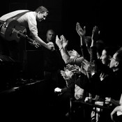 Joey Burns (Calexico) with fans from the first row @ Pauk, Zagreb (Croatia), 27/11/2012 <em>Photo: © Saša Huzjak</em>