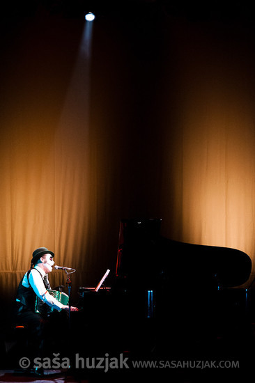 Martyn Jacques (The Tiger Lillies) @ Kino Šiška, Ljubljana (Slovenia), 12/12/2012 <em>Photo: © Saša Huzjak</em>