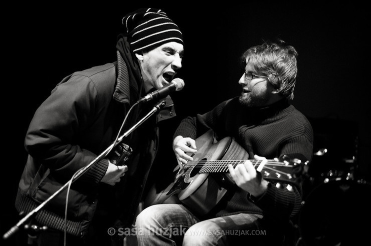 Fan with Tadej Vesenjak on stage @ Pekarna, Dvorana Gustaf, Maribor (Slovenia), 22/12/2012 <em>Photo: © Saša Huzjak</em>