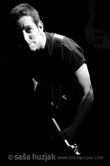 Neil Zaza (TM Stevens & Shocka Zooloo) @ ŠTUK, Maribor (Slovenia), 27/02/2013 <em>Photo: © Saša Huzjak</em>