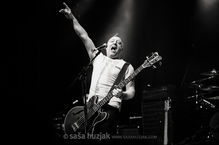 Peter Hook (Peter Hook & The Light) @ Kino Šiška, Ljubljana (Slovenia), 2013 <em>Photo: © Saša Huzjak</em>