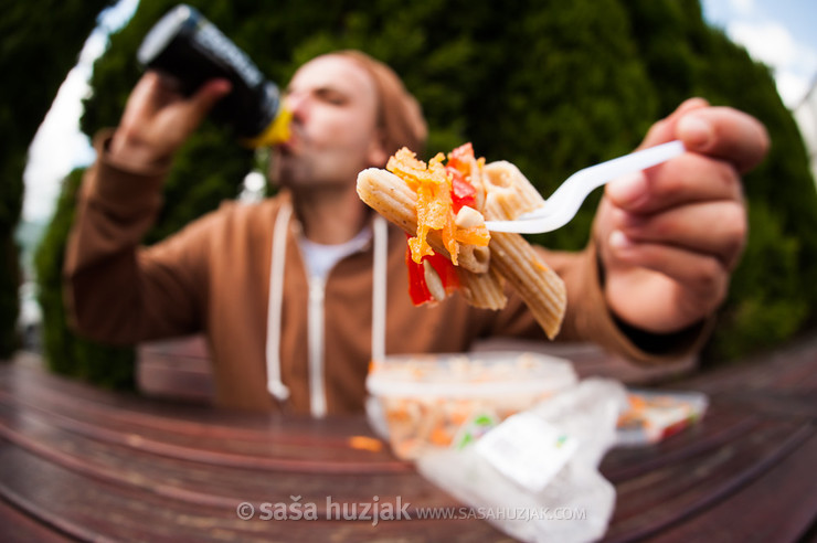 Quick meal @ Skejtaj s srcem, Dolga vas - Izola (Slovenia), 20/05 > 26/05/2013 <em>Photo: © Saša Huzjak</em>