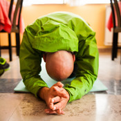 Stretching in a restaurant @ Skejtaj s srcem, Dolga vas - Izola (Slovenia), 20/05 > 26/05/2013 <em>Photo: © Saša Huzjak</em>