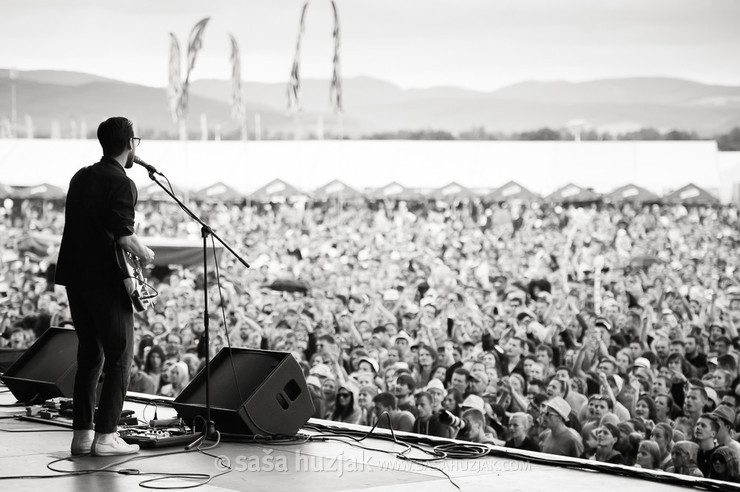 On stage with Para @ Bažant Pohoda festival, Trenčín (Slovakia), 2013 <em>Photo: © Saša Huzjak</em>