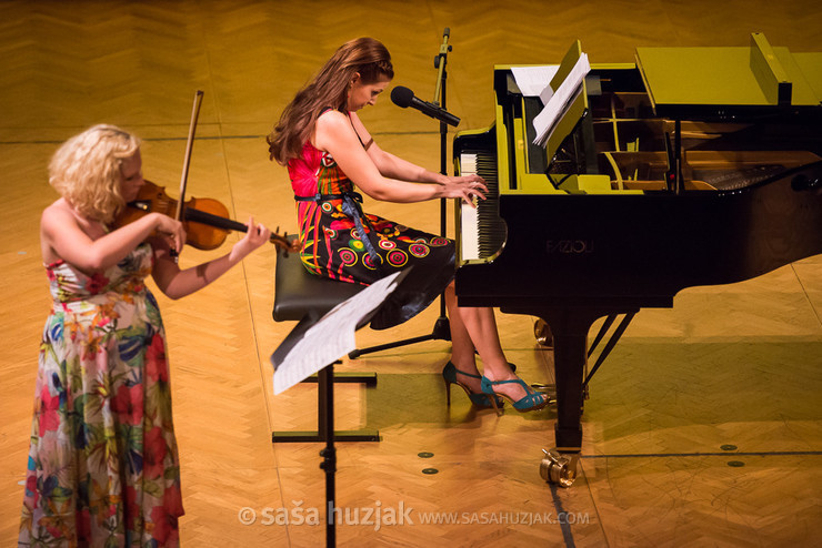 Urška Orešič, voice, piano; Barbara Upelj, violin @ Festival Lent, Maribor (Slovenia), 20/06 > 05/07/2014 <em>Photo: © Saša Huzjak</em>