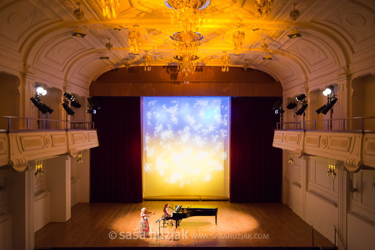 Urška Orešič, voice, piano; Barbara Upelj, violin @ Festival Lent, Maribor (Slovenia), 20/06 > 05/07/2014 <em>Photo: © Saša Huzjak</em>