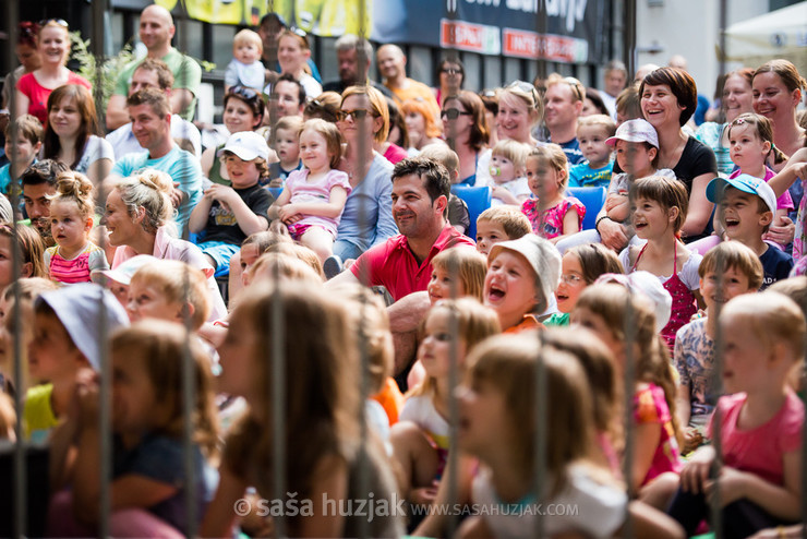 Jacob, Wilhelm Grimm: Rdeča kapica @ Festival Lent, Maribor (Slovenia), 20/06 > 05/07/2014 <em>Photo: © Saša Huzjak</em>