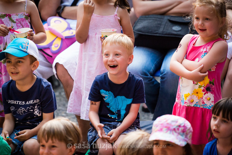 Jacob, Wilhelm Grimm: Rdeča kapica @ Festival Lent, Maribor (Slovenia), 20/06 > 05/07/2014 <em>Photo: © Saša Huzjak</em>