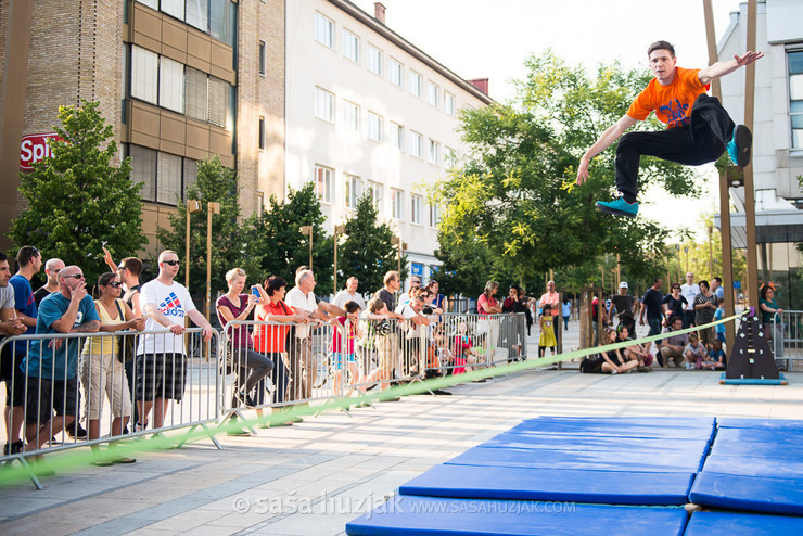 Slovenia Slack line Open 2014 @ Festival Lent, Maribor (Slovenia), 20/06 > 05/07/2014 <em>Photo: © Saša Huzjak</em>