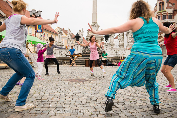 African dance workshop by Dalanda Diallo @ Festival Lent, Maribor (Slovenia), 20/06 > 05/07/2014 <em>Photo: © Saša Huzjak</em>