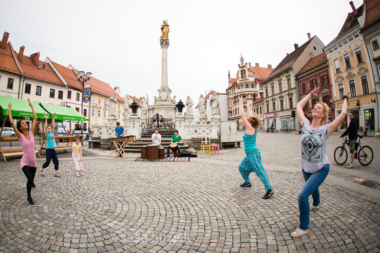 African dance workshop by Dalanda Diallo @ Festival Lent, Maribor (Slovenia), 20/06 > 05/07/2014 <em>Photo: © Saša Huzjak</em>