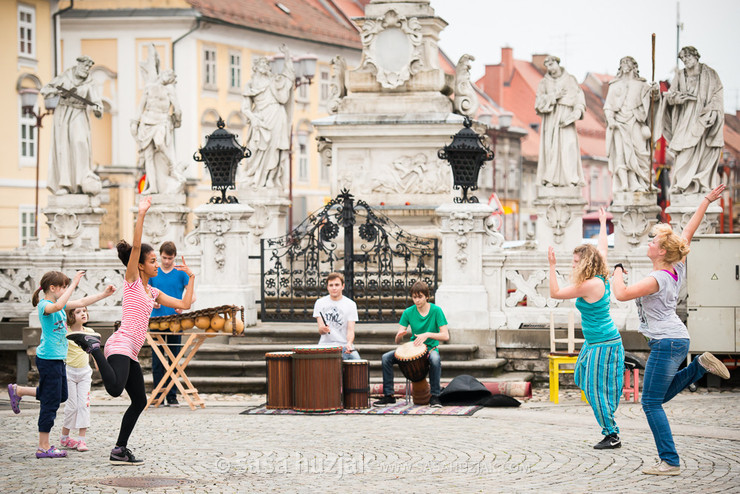 African dance workshop by Dalanda Diallo @ Festival Lent, Maribor (Slovenia), 20/06 > 05/07/2014 <em>Photo: © Saša Huzjak</em>