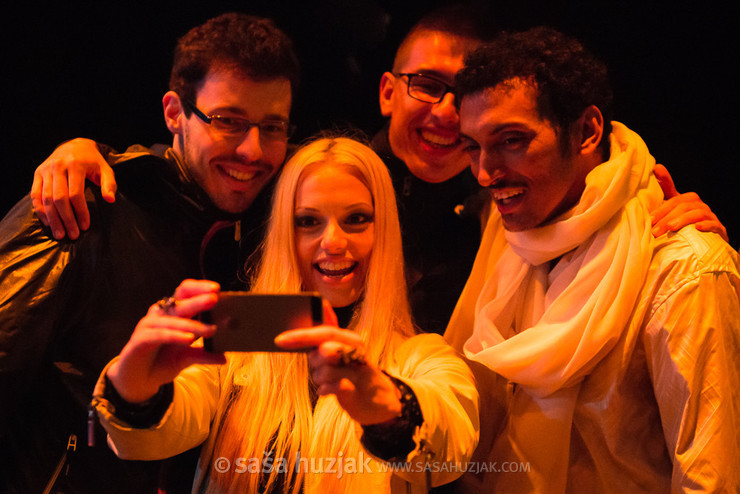 Fans making a selfie with Bombino after the gig @ Festival Lent, Maribor (Slovenia), 20/06 > 05/07/2014 <em>Photo: © Saša Huzjak</em>