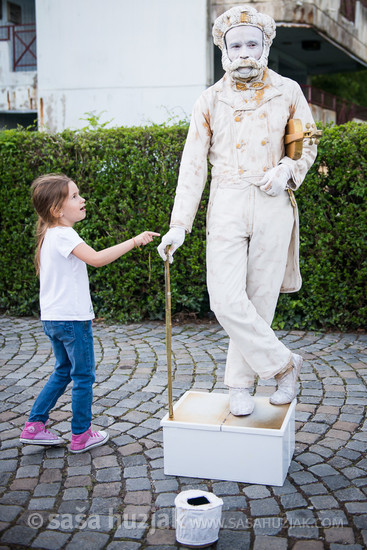 Living statue @ Festival Lent, Maribor (Slovenia), 20/06 > 05/07/2014 <em>Photo: © Saša Huzjak</em>