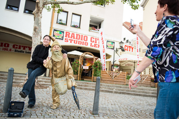 Living statue @ Festival Lent, Maribor (Slovenia), 20/06 > 05/07/2014 <em>Photo: © Saša Huzjak</em>