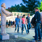 Living statue @ Festival Lent, Maribor (Slovenia), 20/06 > 05/07/2014 <em>Photo: © Saša Huzjak</em>