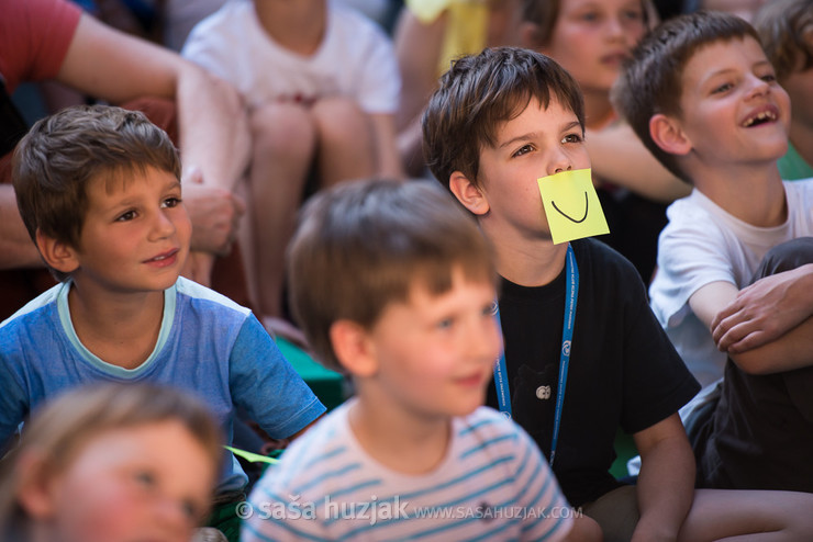 Katja Kähkönen, Katja Povše: Glavo gor - noge dol! @ Festival Lent, Maribor (Slovenia), 20/06 > 05/07/2014 <em>Photo: © Saša Huzjak</em>