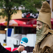 Living statue - interview @ Festival Lent, Maribor (Slovenia), 20/06 > 05/07/2014 <em>Photo: © Saša Huzjak</em>