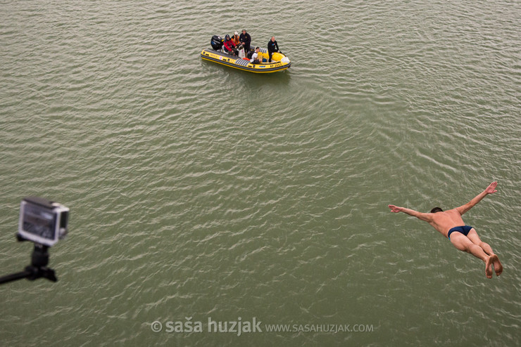 Bridge jumping @ Festival Lent, Maribor (Slovenia), 20/06 > 05/07/2014 <em>Photo: © Saša Huzjak</em>